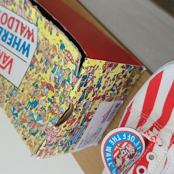Vans Where's Waldo Sneakers - Picture 5 of 5
